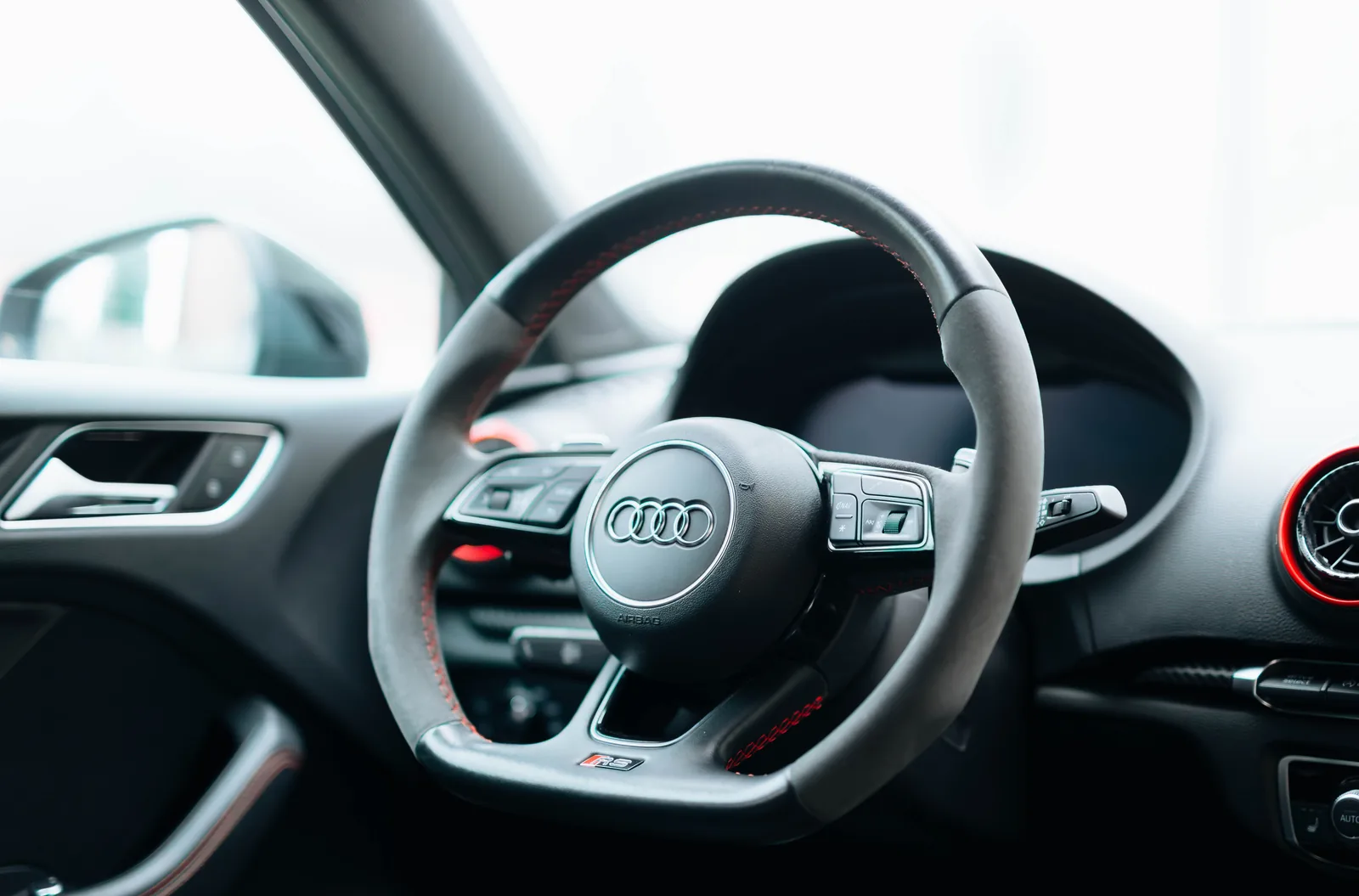 Sportowa kierownica i kokpit Audi RS3