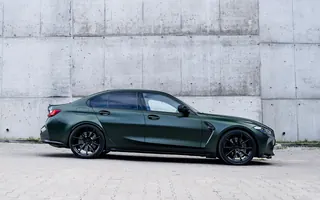 BMW M3 Competition widziane z boku