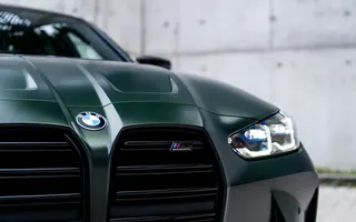 Zbliżenie na grill BMW M3 Competition