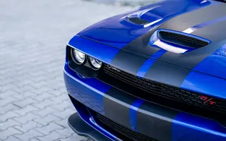 Zbliżenie na przód Dodge Challengera 5.7 HEMI