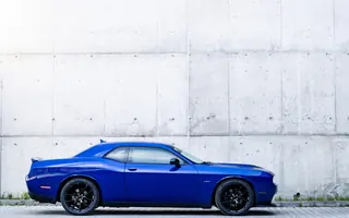 Boczny profil Dodge Challengera 5.7 HEMI