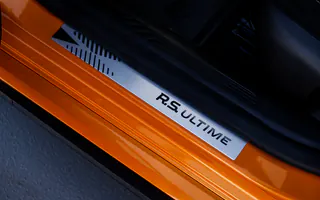 Listwa progowa R.S. Ultime w Renault Megane